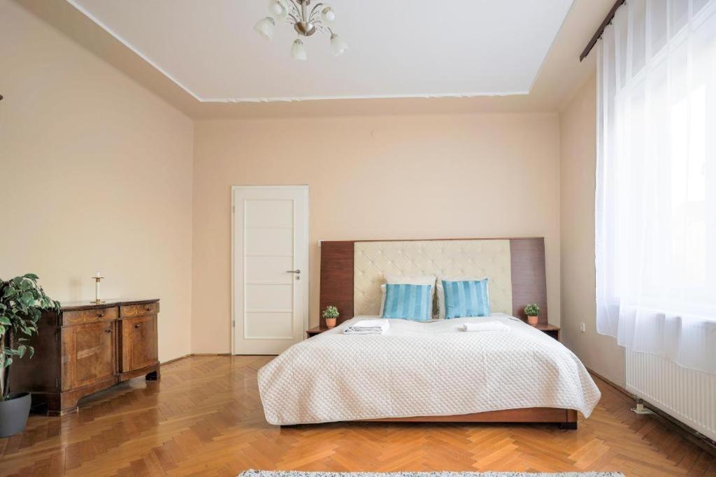 Downtown Vintage Home By Bella Βουδαπέστη Εξωτερικό φωτογραφία