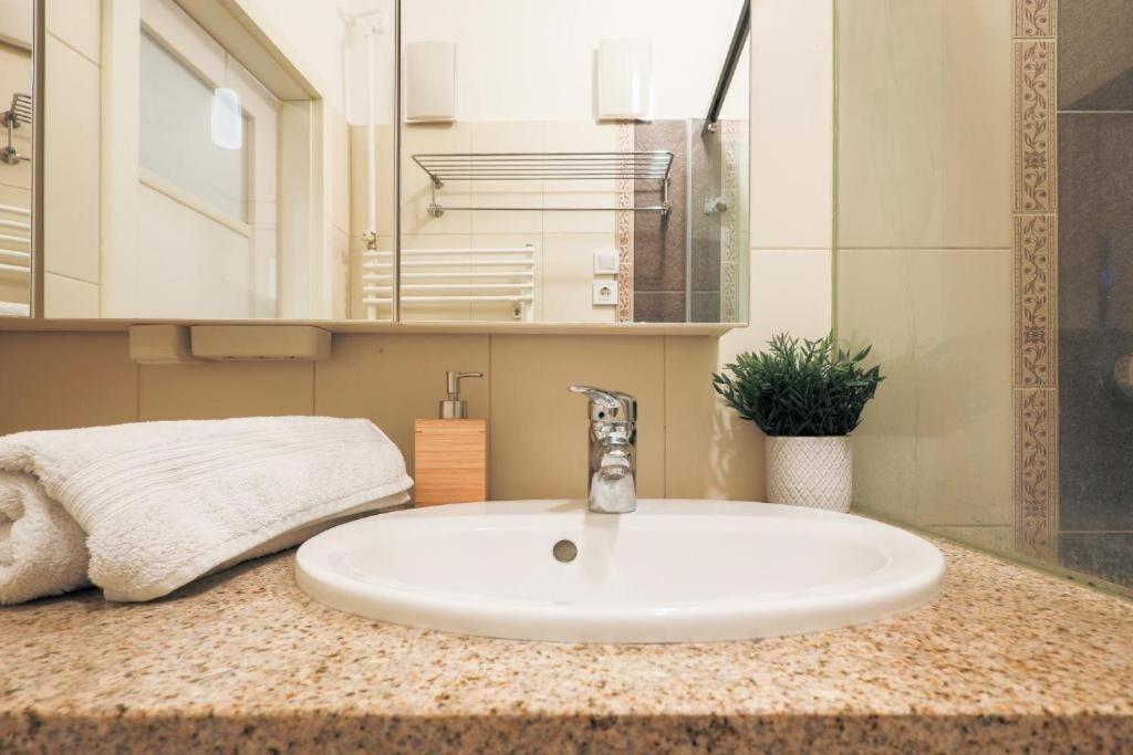 Downtown Vintage Home By Bella Βουδαπέστη Εξωτερικό φωτογραφία